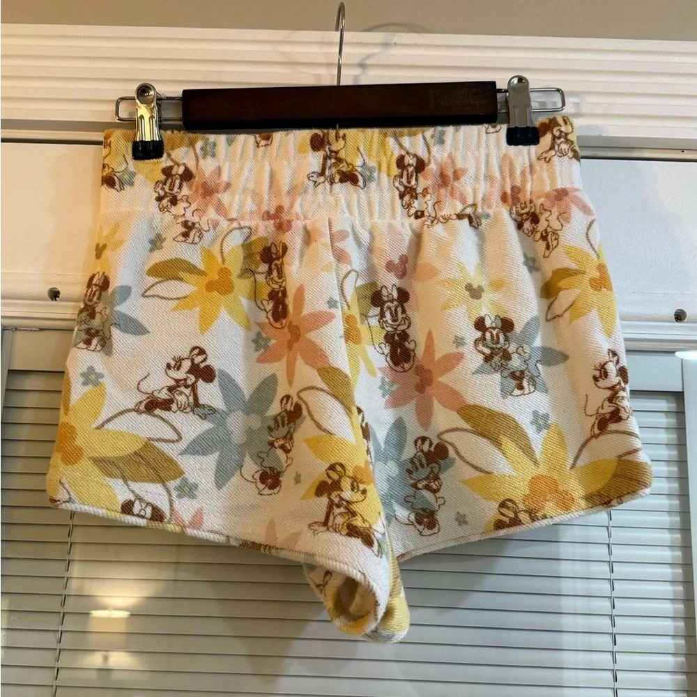 Disney Minnie Mouse Women's Floral Print Shorts Size Small